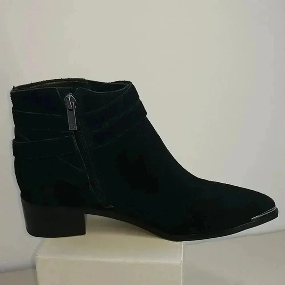 Marc Fisher booties a block heel and point toe - Picture 3 of 8